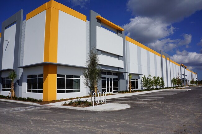 Plus de détails pour 12070 SW Tom Mackie Blvd, Port Saint Lucie, FL - Industriel à louer