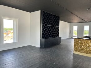 209 N Main St, Weatherford, TX for lease Interior Photo- Image 2 of 6