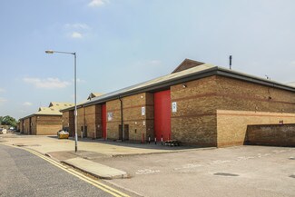 Plus de détails pour 151-163 Dixons Hill Rd, North Mymms - Industriel à louer