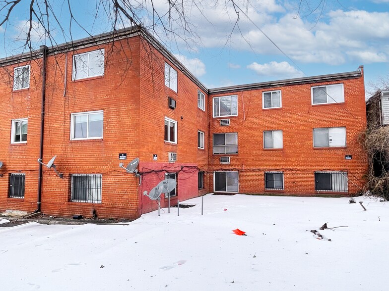 1721 T St SE, Washington, DC for sale - Building Photo - Image 2 of 10