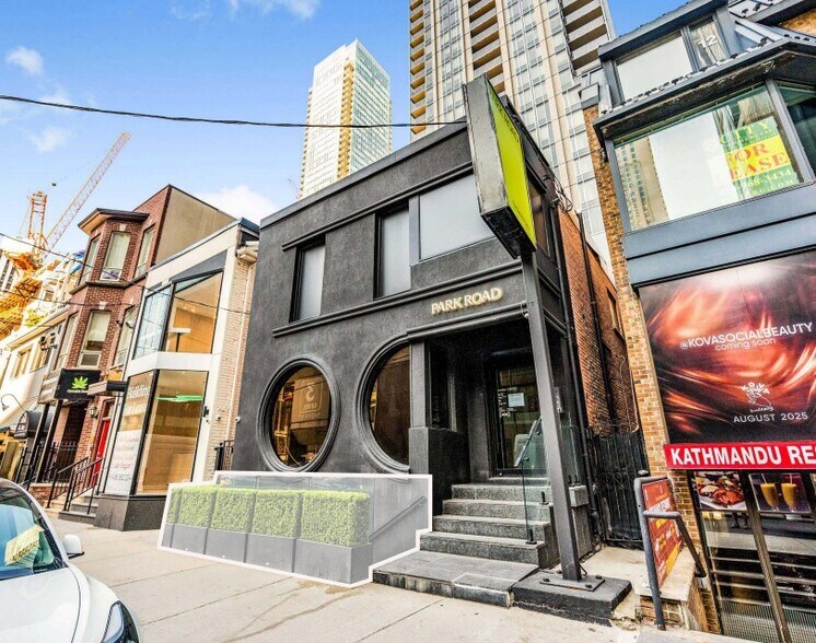 16 Cumberland St, Toronto, ON à louer - Photo du bâtiment - Image 1 de 2