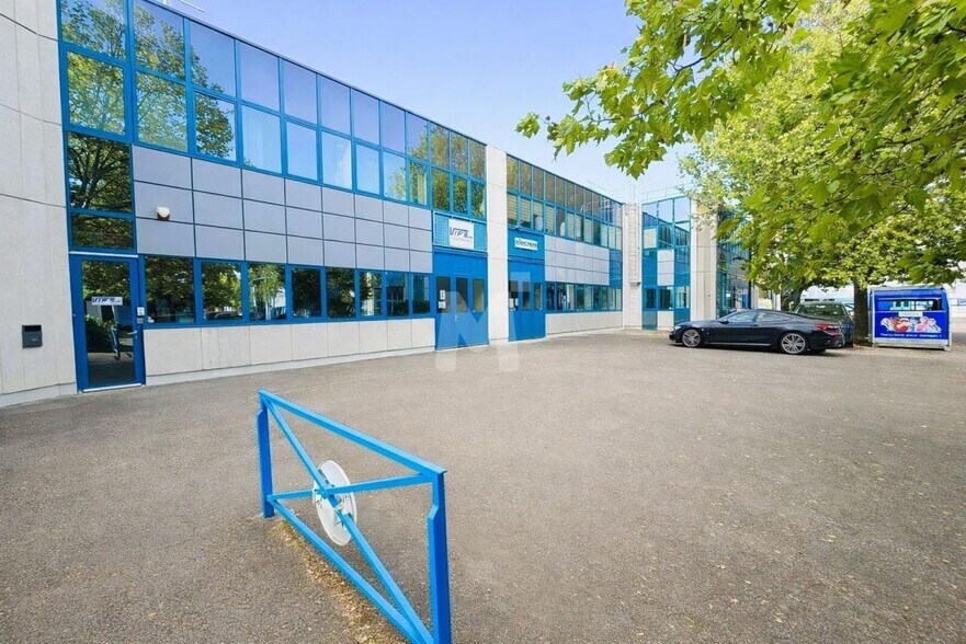 Bureau dans Fresnes à louer - Photo du bâtiment - Image 1 de 8