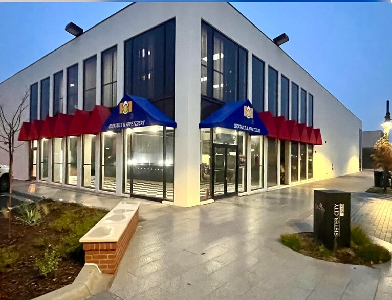 231 W Main St, Denison, TX for lease - Building Photo - Image 1 of 24