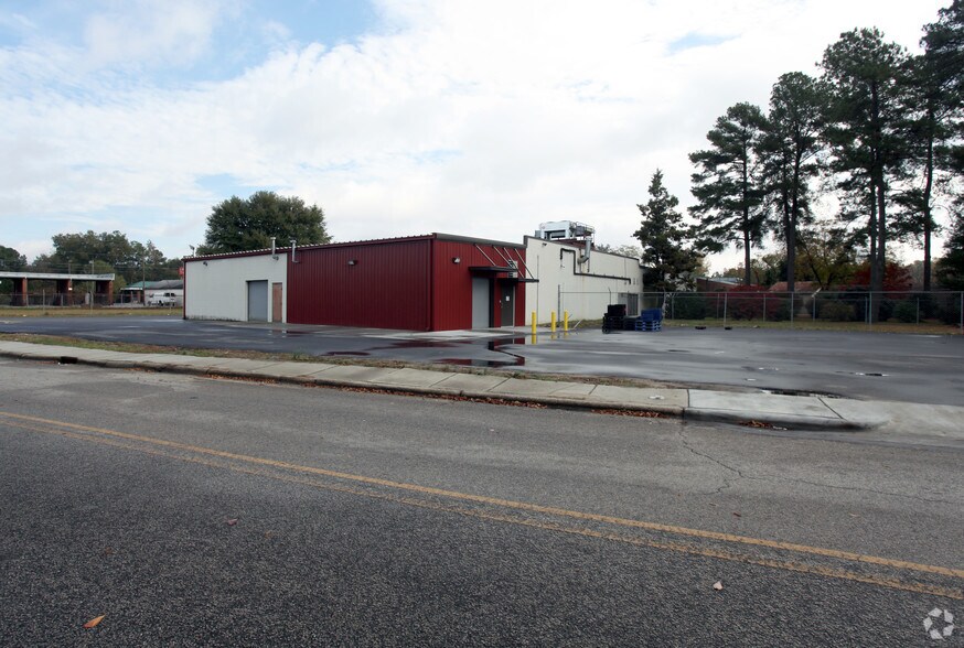 210 E 4th Ave, Red Springs, NC for sale - Building Photo - Image 2 of 2