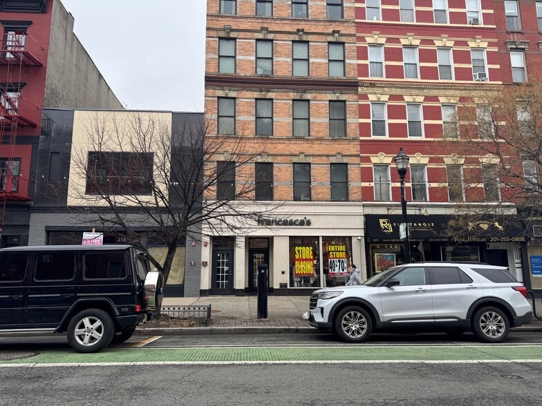318 Washington St, Hoboken, NJ for lease - Building Photo - Image 2 of 5