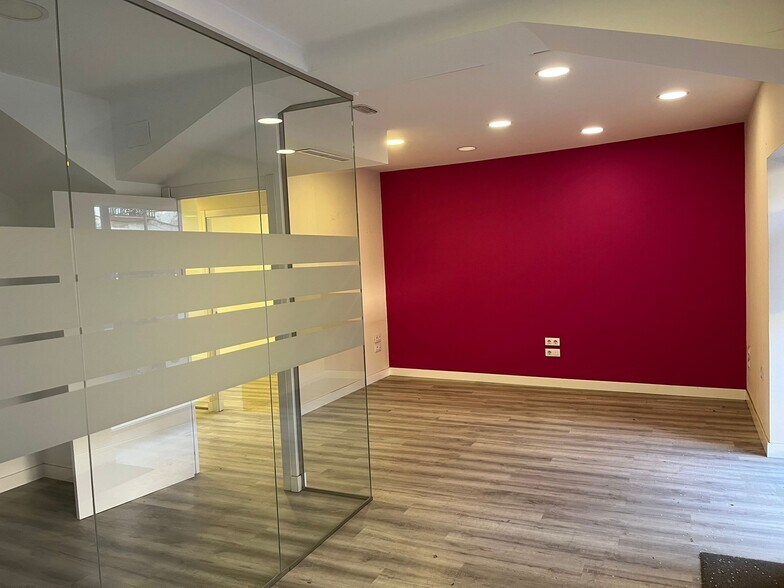 Calle de Stuart, 34, Aranjuez, Madrid for sale - Building Photo - Image 2 of 11