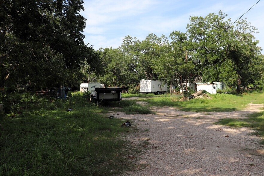 427 Proctor Rd, Baytown, TX à vendre - Photo du bâtiment - Image 2 de 13