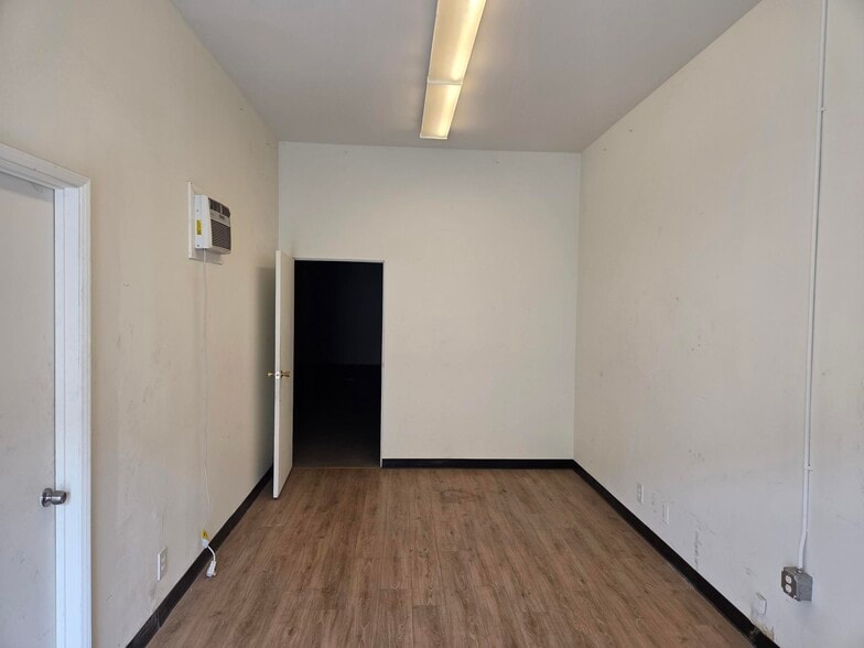 9939 Canoga Ave, Chatsworth, CA for lease - Building Photo - Image 2 of 5
