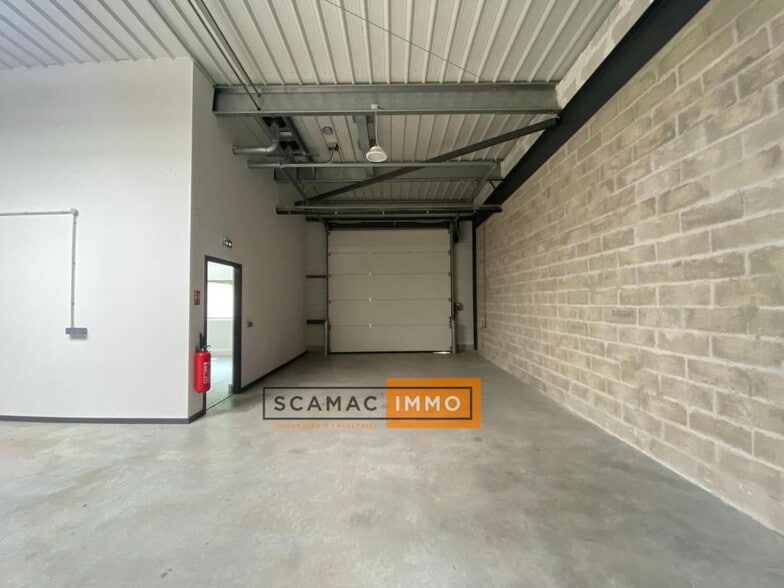 Industrial in Palaiseau for lease - Interior Photo - Image 2 of 7