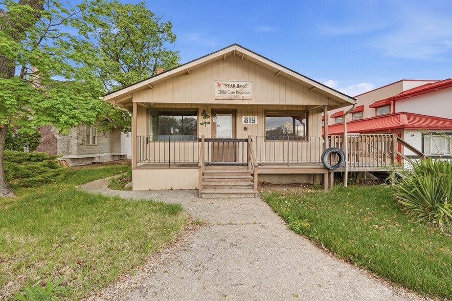 819 12th Ave S, Nampa, ID for sale - Primary Photo - Image 1 of 30