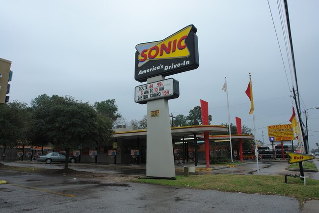 More details for 2028 Gessner Dr, Houston, TX - Retail for Lease
