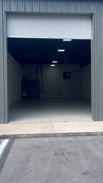 1545 Main St, Atlantic Beach, FL for lease - Commercial Listing Video - Image 2 of 14