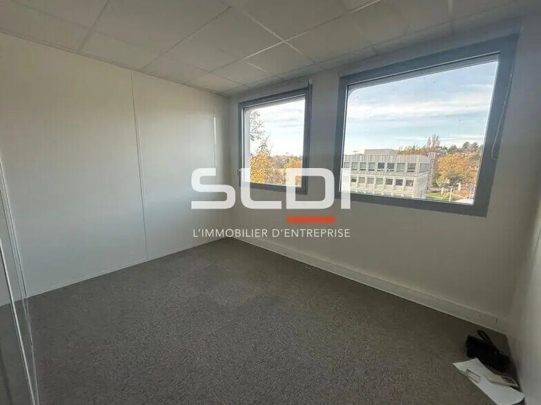 3 Chemin Du Jubin, Dardilly for lease - Interior Photo - Image 3 of 13