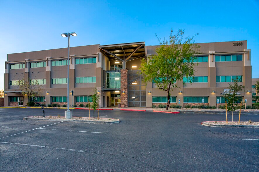 20940 N Tatum Blvd, Phoenix, AZ à louer - Photo du bâtiment - Image 2 de 15