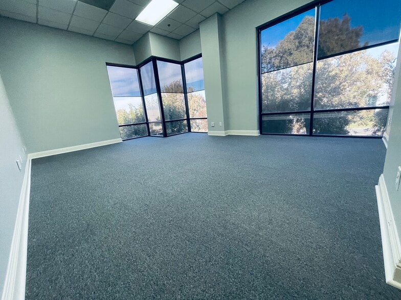 1750 California Ave, Corona, CA for lease - Building Photo - Image 3 of 11