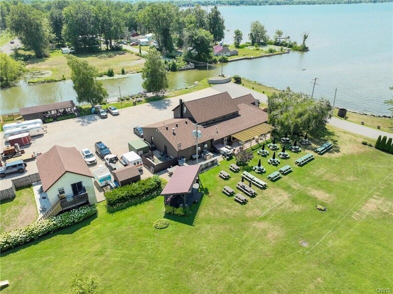 6266 Lakeshore Rd, Verona Beach, NY for sale - Building Photo - Image 3 of 49