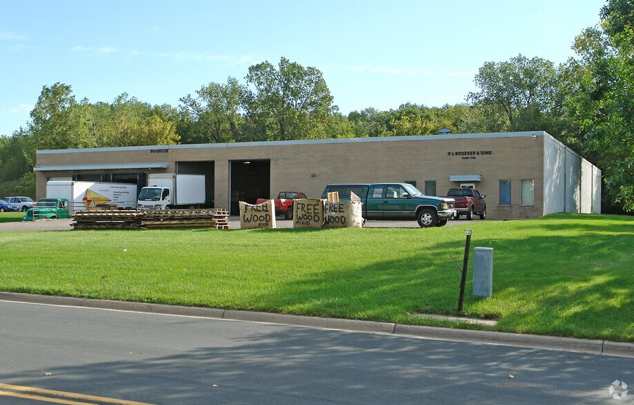 Industrial Portfolio Sale portfolio of 2 properties for sale on LoopNet.ca - Primary Photo - Image 1 of 2