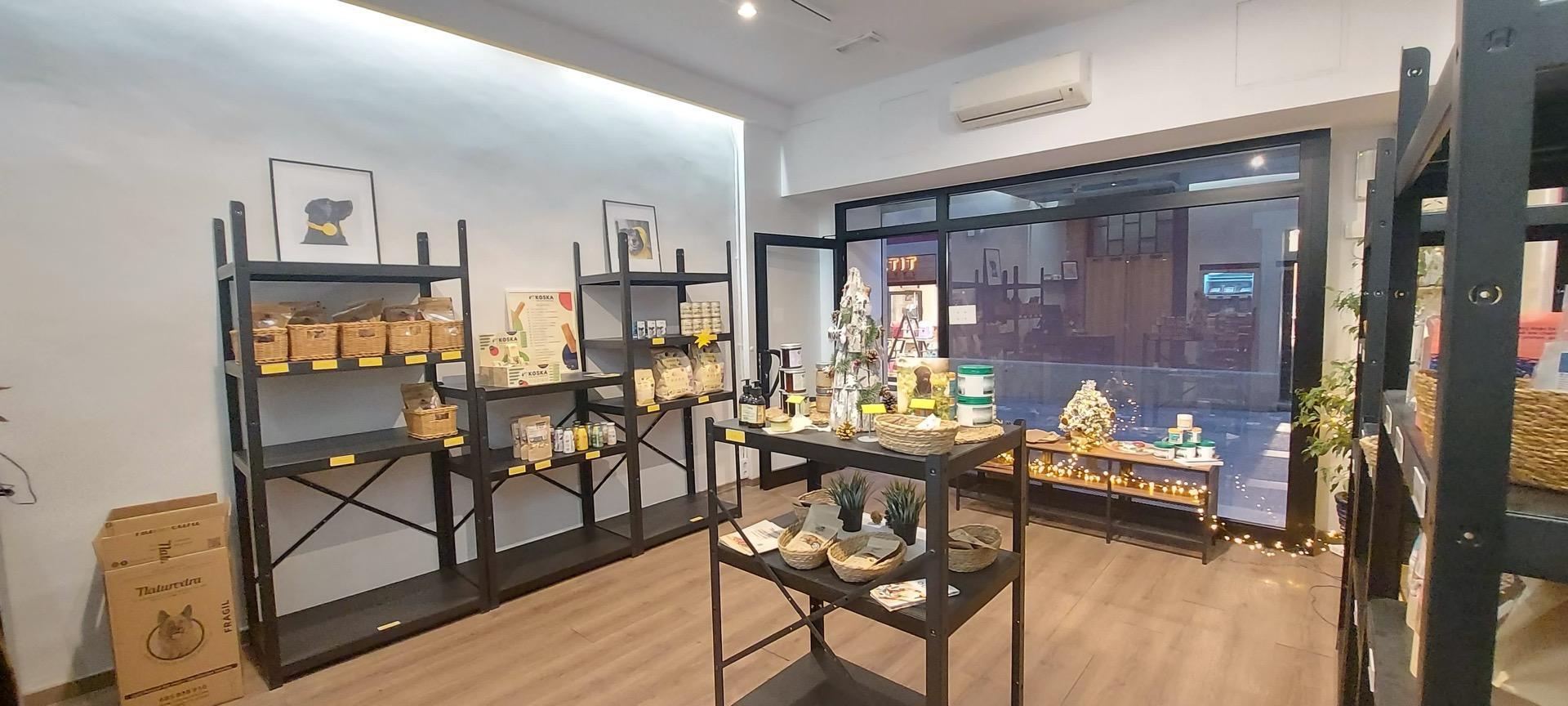 Retail in Barcelona, Barcelona for lease Interior Photo- Image 1 of 4