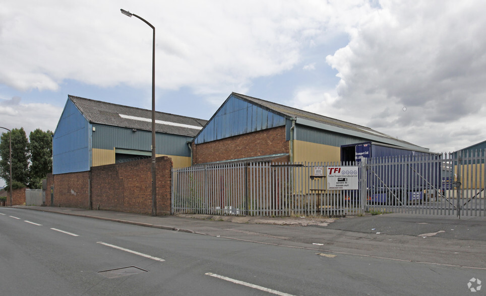 Cross St, Bilston for lease - Building Photo - Image 3 of 4