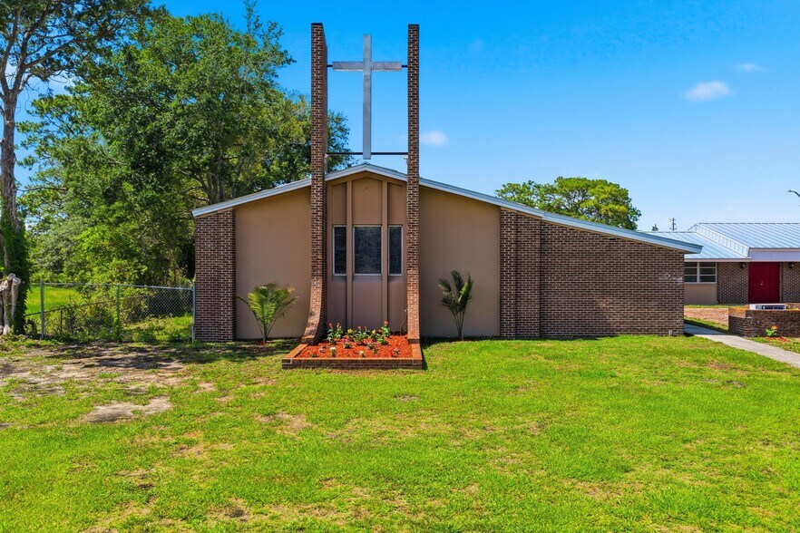 8075 Lone Star Rd, Jacksonville, FL à vendre - Photo du bâtiment - Image 3 de 70