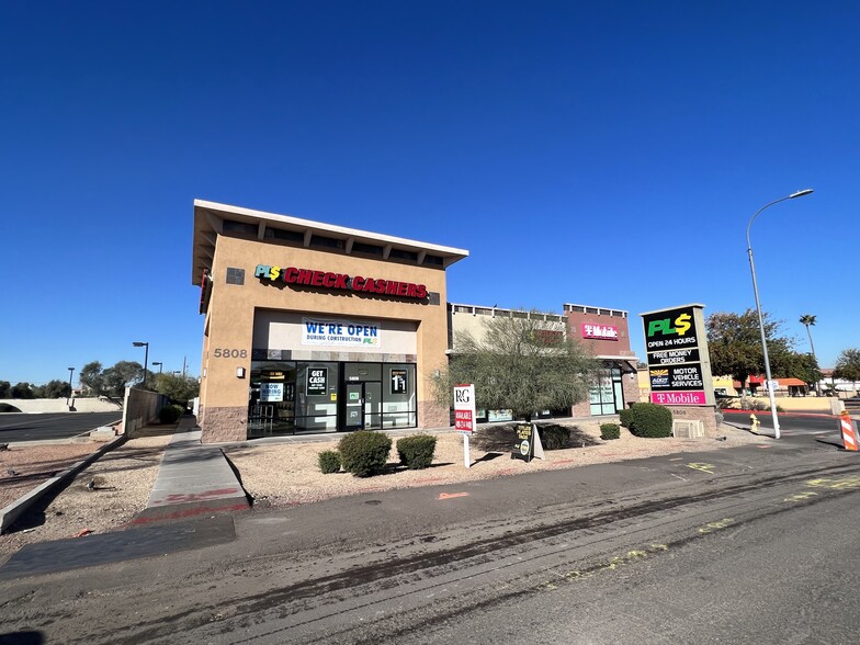 5800-5808 S Central Ave, Phoenix, AZ à louer - Photo du bâtiment - Image 2 de 2