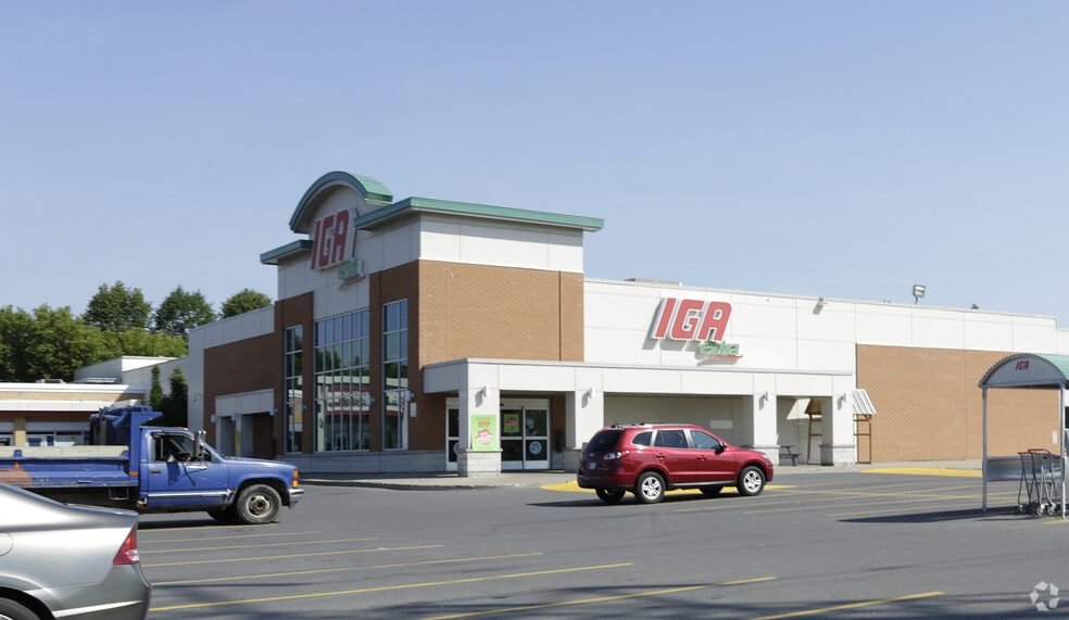 3701-3725 Boul Saint-Charles, Kirkland, QC à louer - Photo du bâtiment - Image 3 de 11