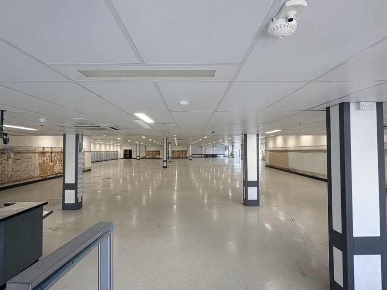 3 Market Sq, Bicester à louer - Photo du bâtiment - Image 3 de 4
