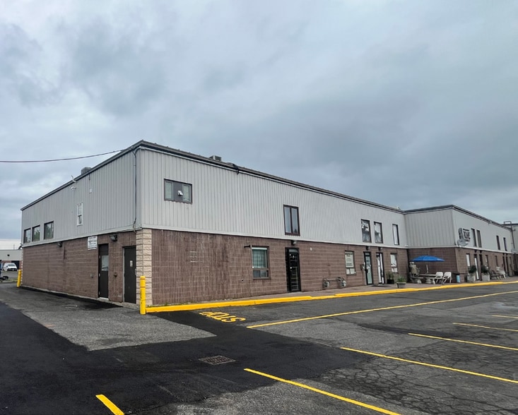 58 Antares Dr, Nepean, ON à louer - Photo du bâtiment - Image 3 de 3