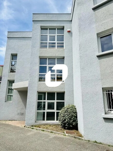 Office in Sassenage for sale - Building Photo - Image 1 of 14