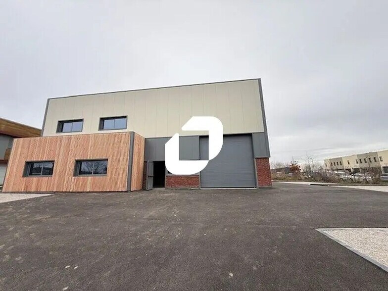 Local d'activités dans Ennery à vendre - Photo du bâtiment - Image 3 de 21