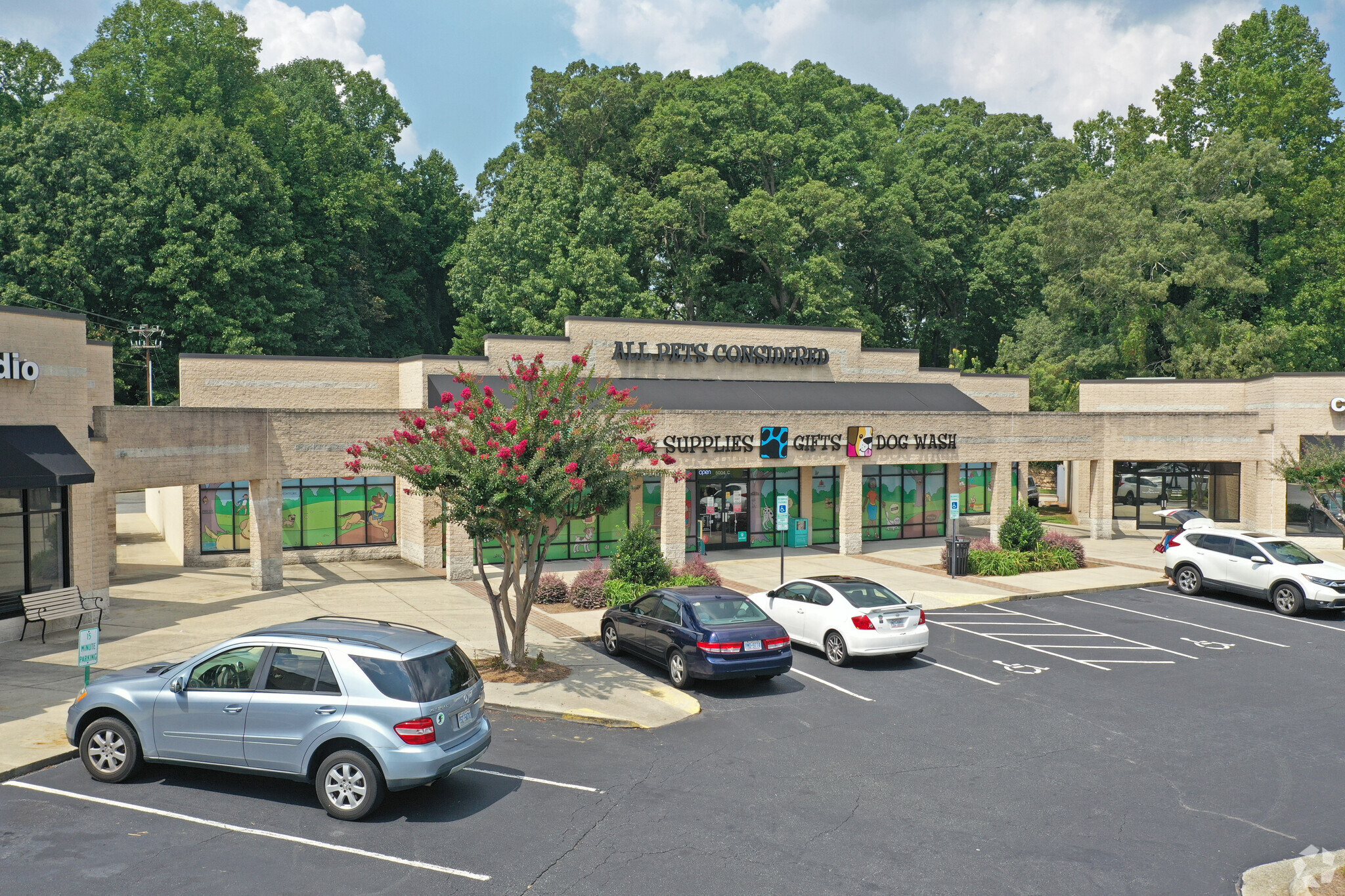 5002-5006 High Point Rd, Greensboro, NC for sale Building Photo- Image 1 of 1