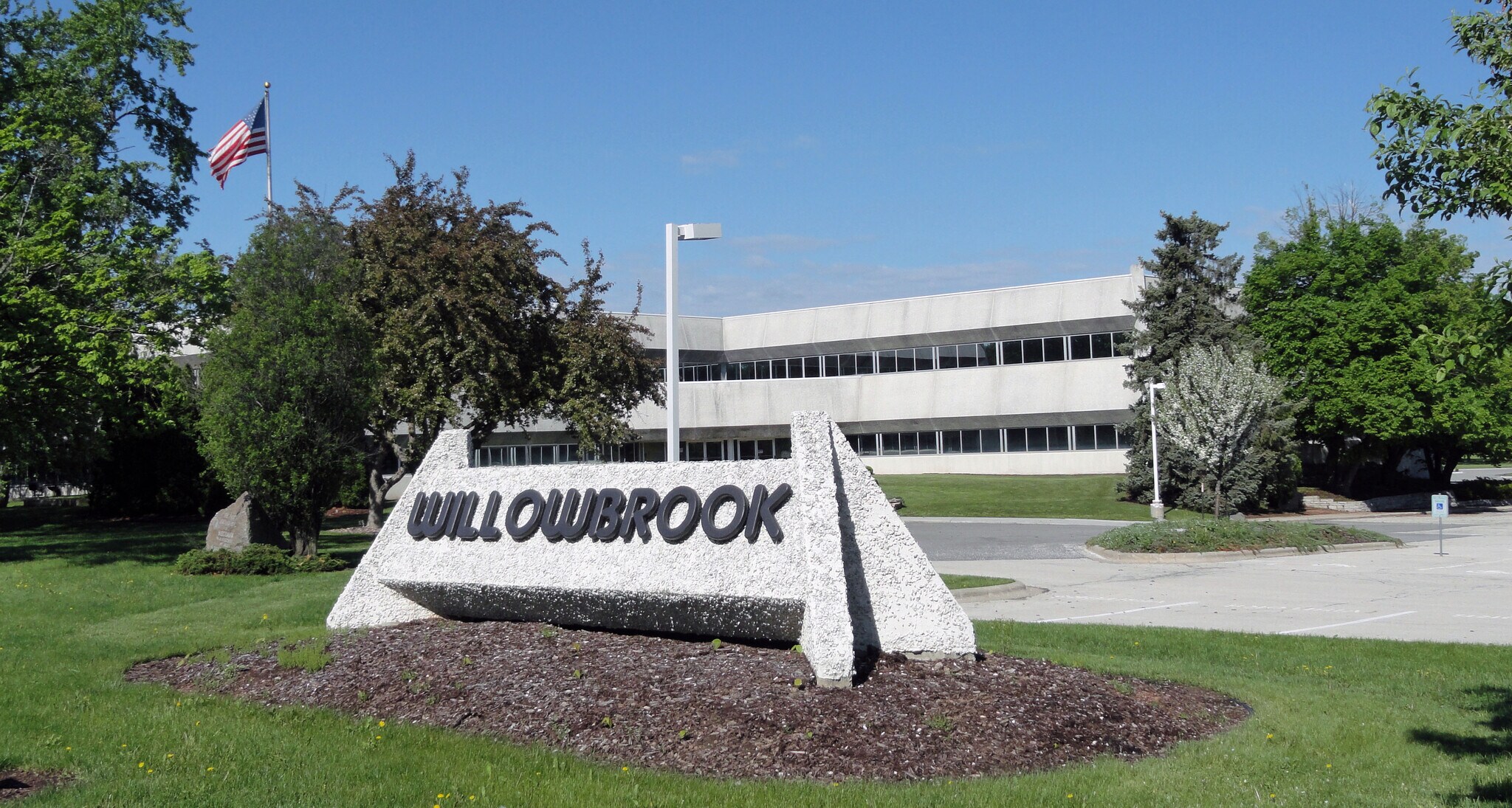 3200 Riverside Dr, Green Bay, WI à vendre Photo du bâtiment- Image 1 de 8