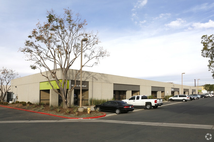 1020 Iowa Ave, Riverside, CA à louer - Photo du bâtiment - Image 2 de 9