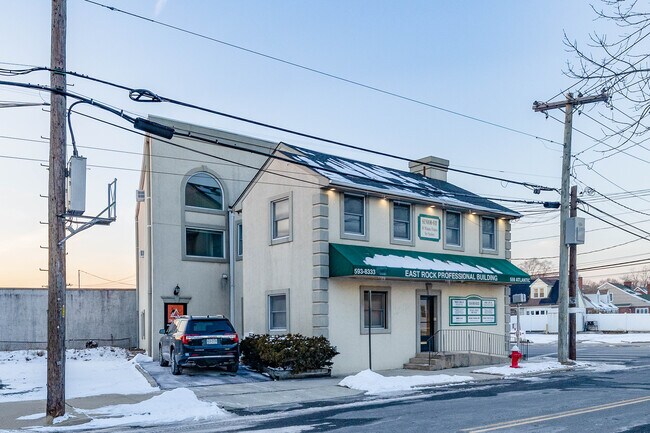 Plus de détails pour 559 Atlantic Ave, East Rockaway, NY - Bureau à louer