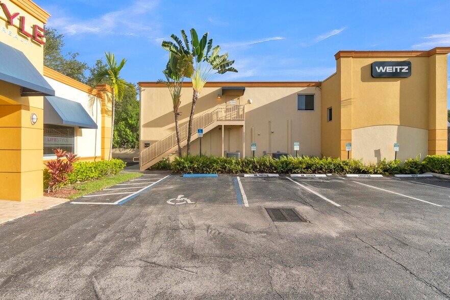 1222 S Andrews Ave, Fort Lauderdale, FL à vendre - Photo du bâtiment - Image 3 de 19