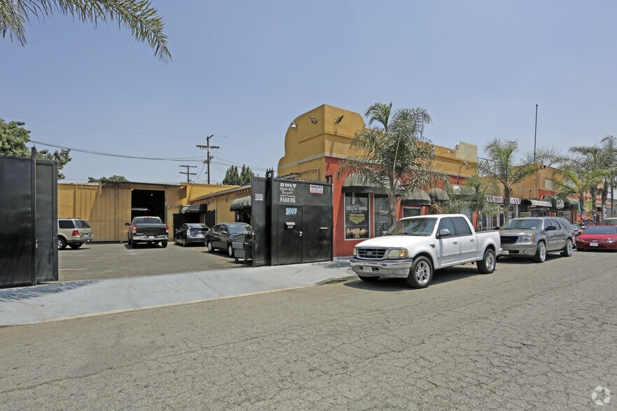 1809-1817 E Slauson Ave, Los Angeles, CA à vendre - Photo du bâtiment - Image 3 de 7