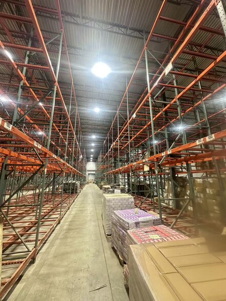 17655 Cumberland Rd, Noblesville, IN à louer - Photo du bâtiment - Image 2 de 11