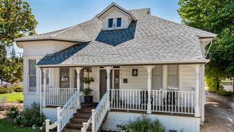 403 Chinn St, Santa Rosa CA - Parc de stationnement couvert