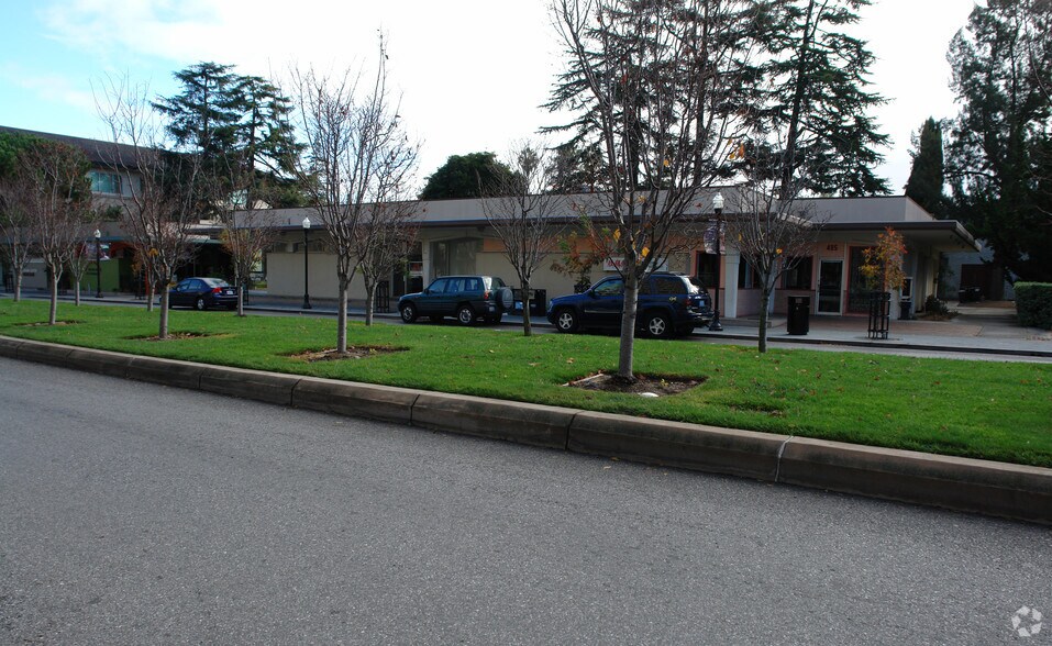 421-475 Castro St, Mountain View, CA à louer - Photo du bâtiment - Image 1 de 7