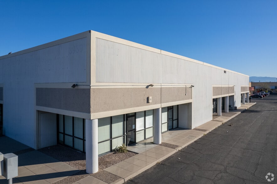 1021 E Palmdale St, Tucson, AZ for lease - Building Photo - Image 2 of 5