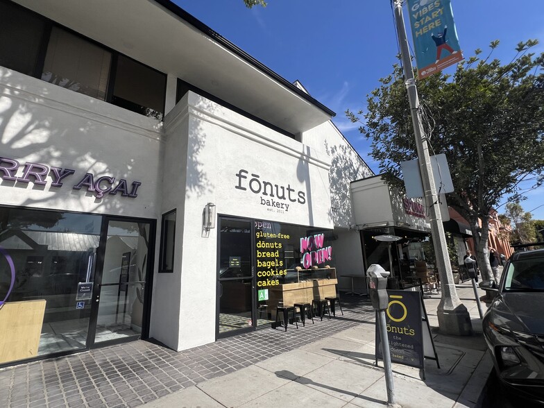 701-715 Montana Ave, Santa Monica, CA for lease - Building Photo - Image 3 of 23