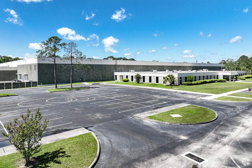 600 Wells Rd, Orange Park, FL à vendre - Photo du bâtiment - Image 2 de 7