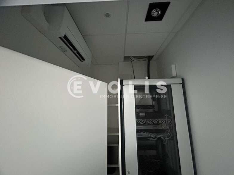 Office in Mérignac for lease - Interior Photo - Image 2 of 9