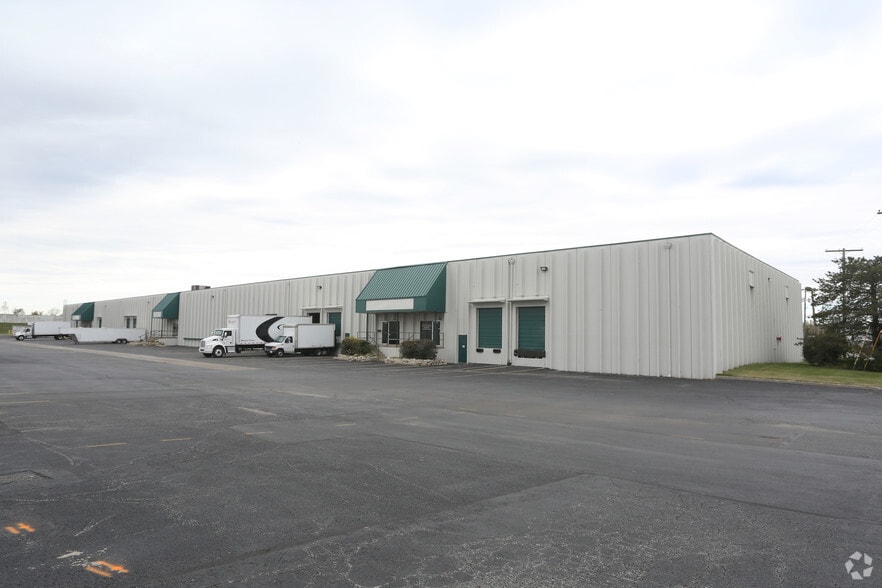 4104-4110 NW Riverside St, Riverside, MO for lease - Building Photo - Image 2 of 6