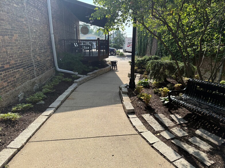 407 Lincoln Hwy, Rochelle, IL à vendre - Photo du bâtiment - Image 3 de 12