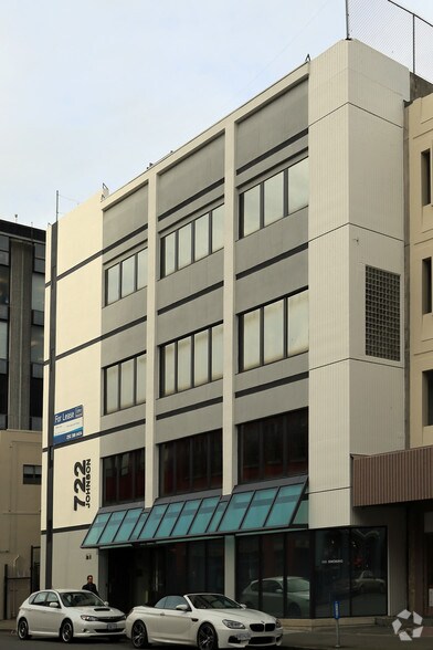 722 Johnson St, Victoria, BC for lease - Building Photo - Image 2 of 3