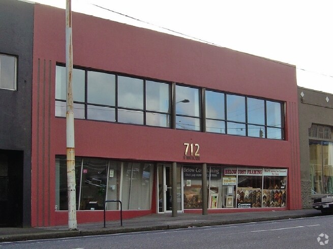 712 SE Hawthorne Blvd, Portland, OR à louer - Photo du bâtiment - Image 2 de 10