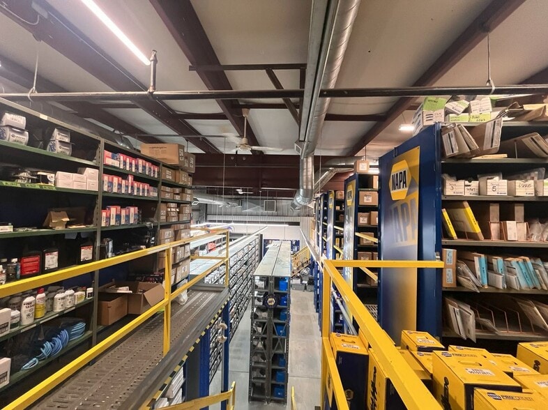 77 Concession St, Kingston, ON for lease - Interior Photo - Image 2 of 5