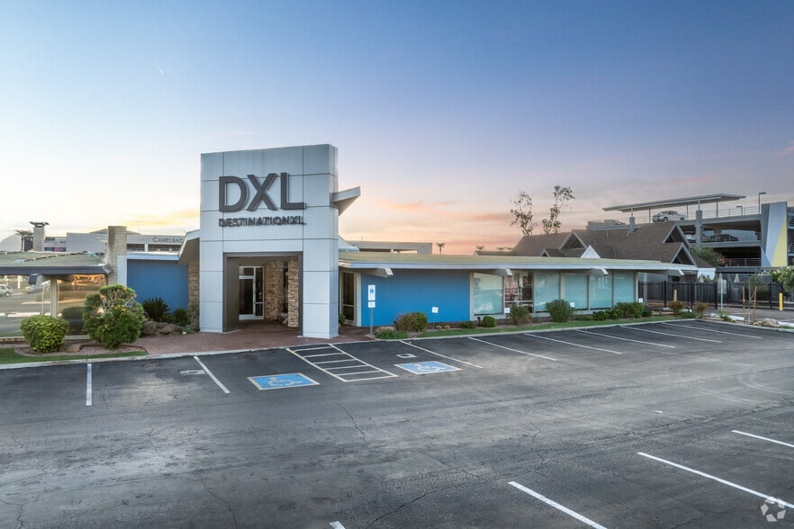 N 16th St, Phoenix, AZ for lease - Building Photo - Image 2 of 15