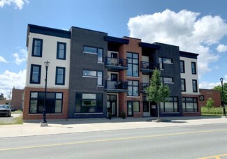 Plus de détails pour 5101 Rue Frontenac, Lac-Mégantic, QC - Vente au détail à vendre